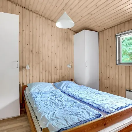 Amazing Home In Humble With Sauna Nordenbro Vesteregn